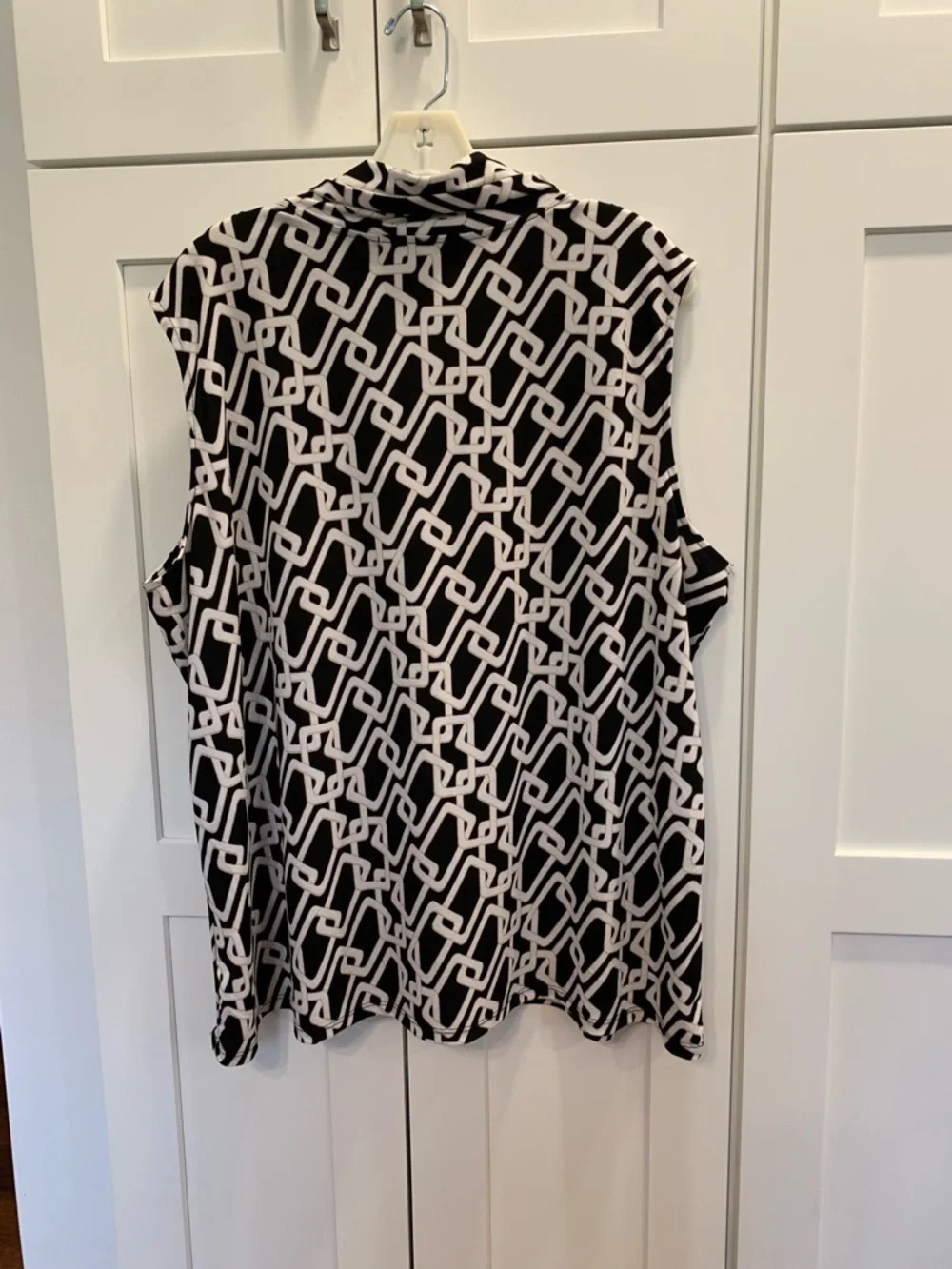 Adrienne Vittadini Sleeveless Top Draped Scarf Women’s 2X V-Neck Hardware Bar - Picture 3 of 10